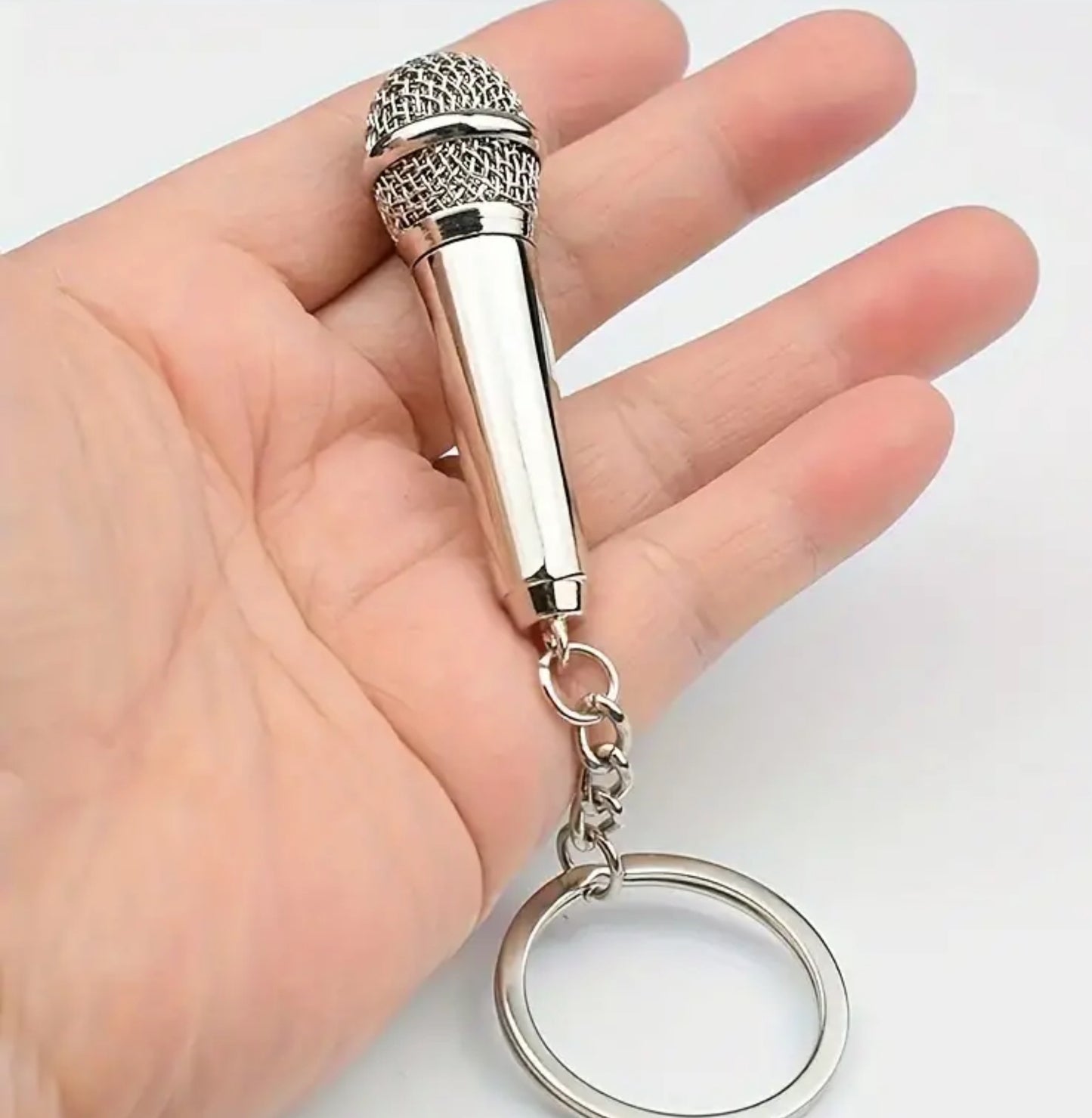 Stylish Creative Microphone Keychain For Women/men Perfect Car Key Holder And Bag Accessory