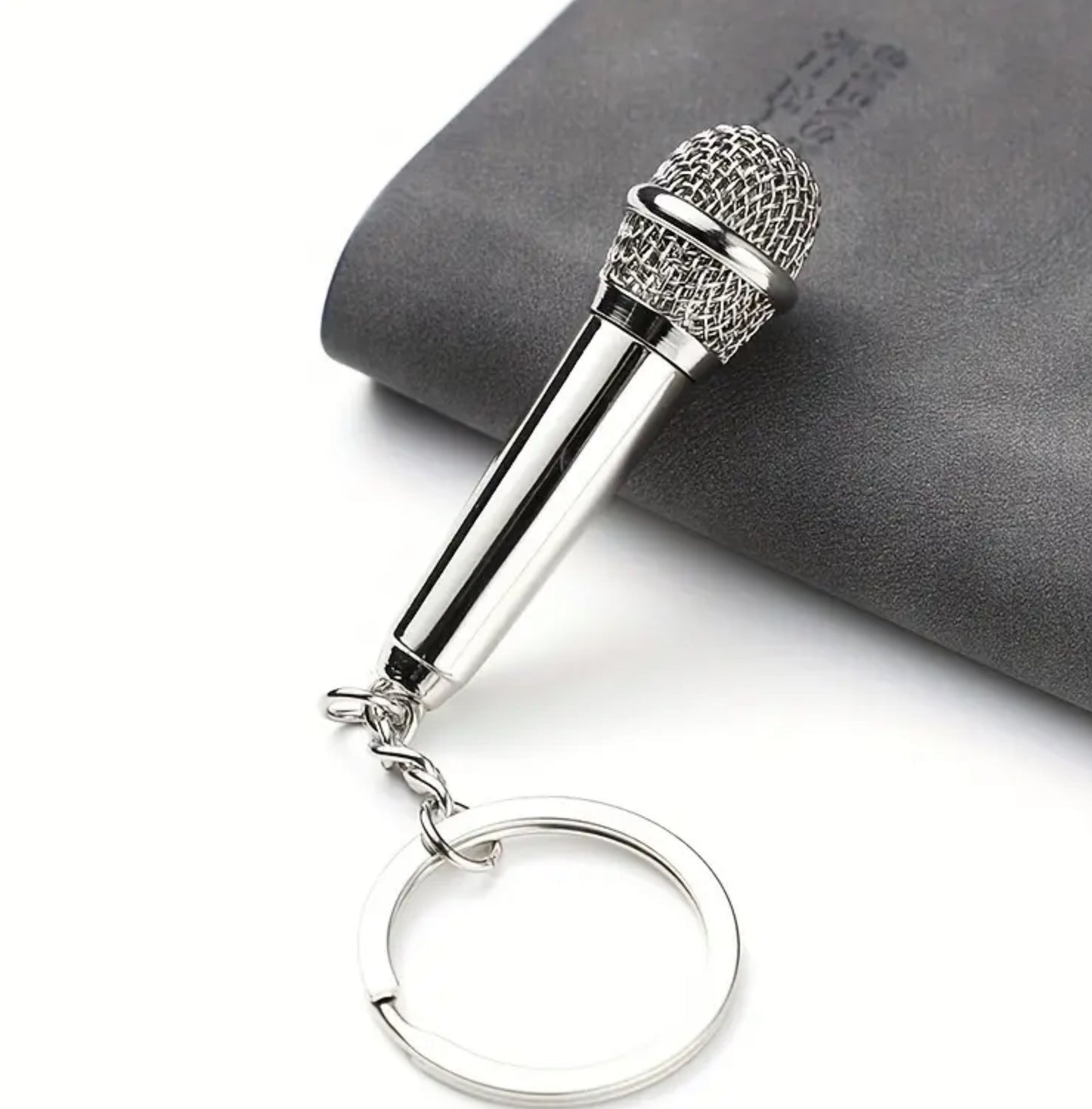 Stylish Creative Microphone Keychain For Women/men Perfect Car Key Holder And Bag Accessory